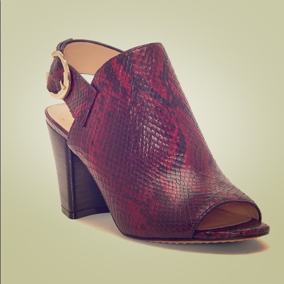 Vince Camuto Burgundy Snake Embossed Sandal - Picture 1 of 3